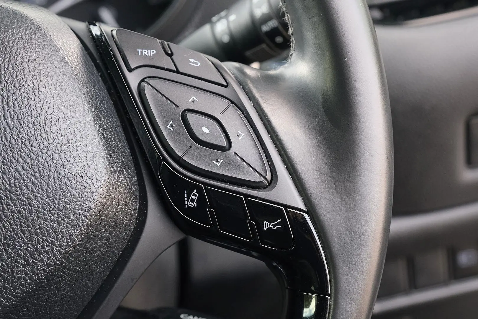 2019 Toyota C-HR Gallery Image 14