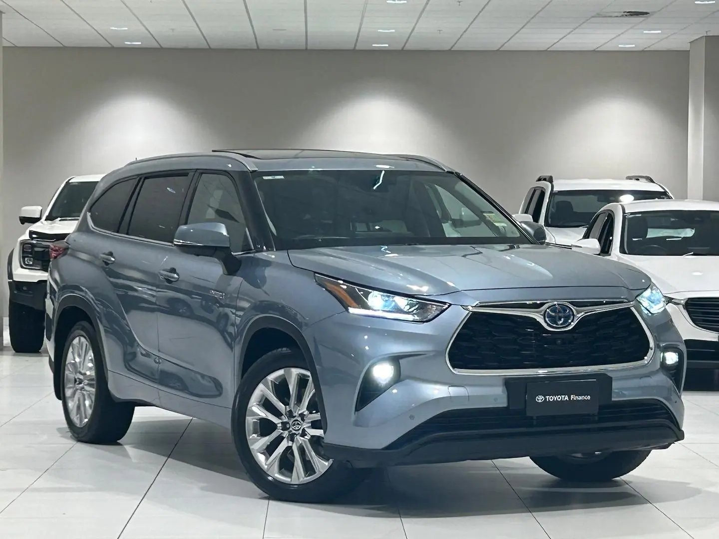 2023 Toyota Kluger Gallery Image 1