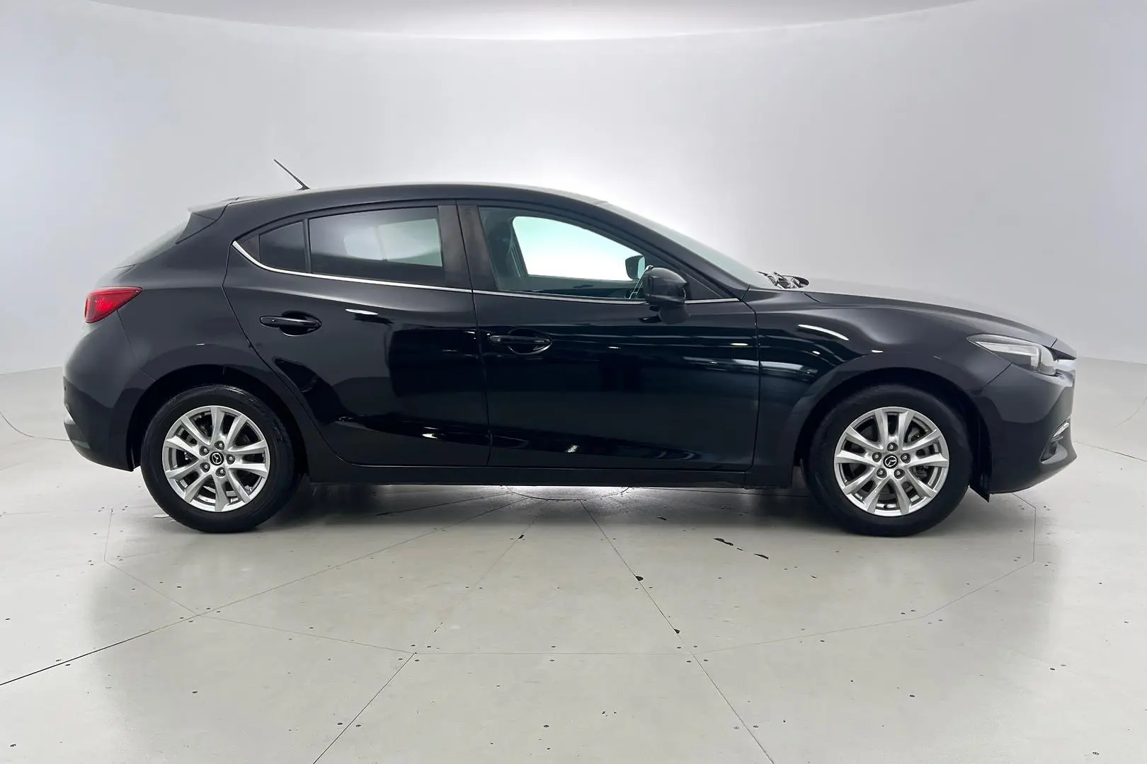 2017 Mazda 3 Gallery Image 5