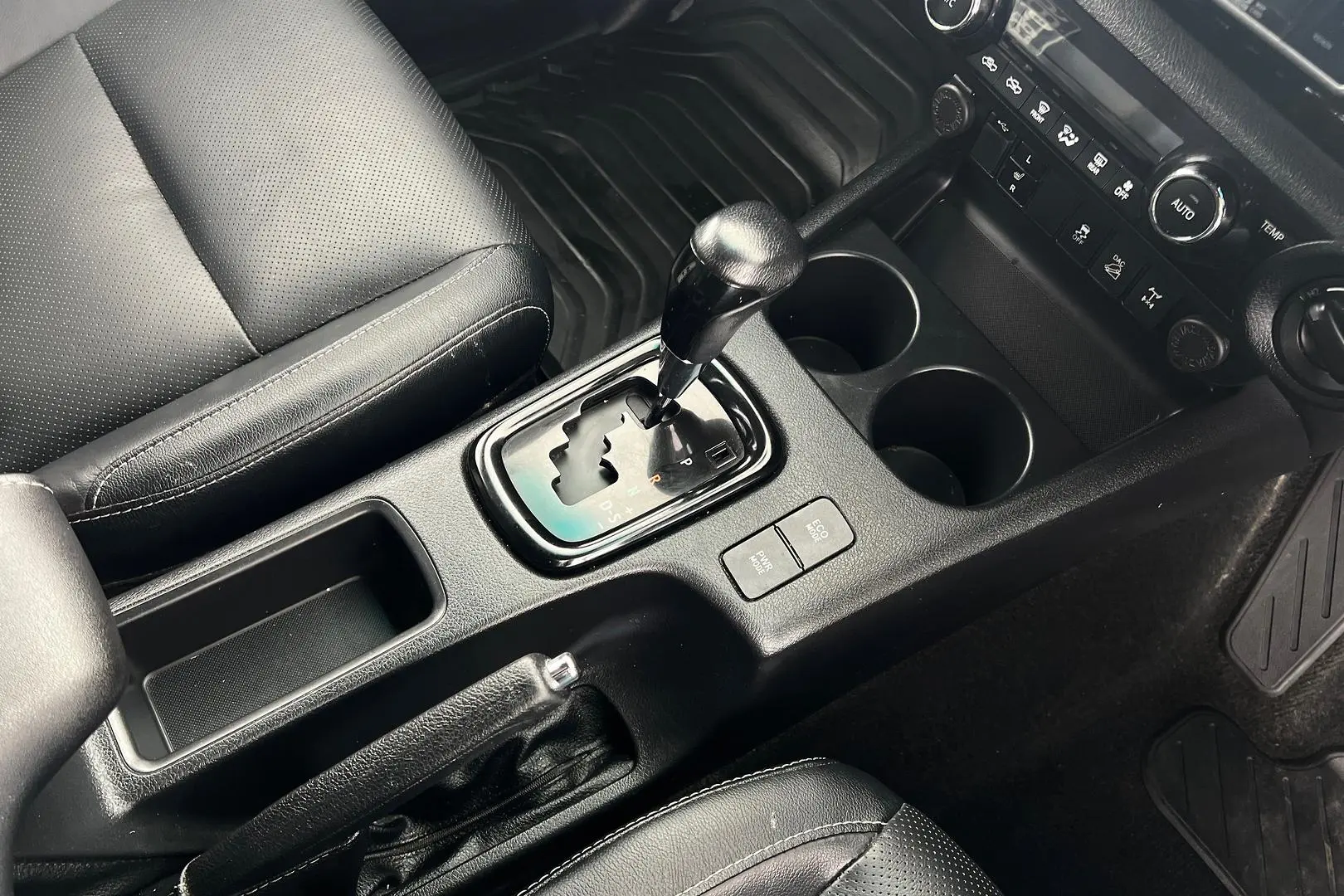 2019 Toyota Hilux Gallery Image 15