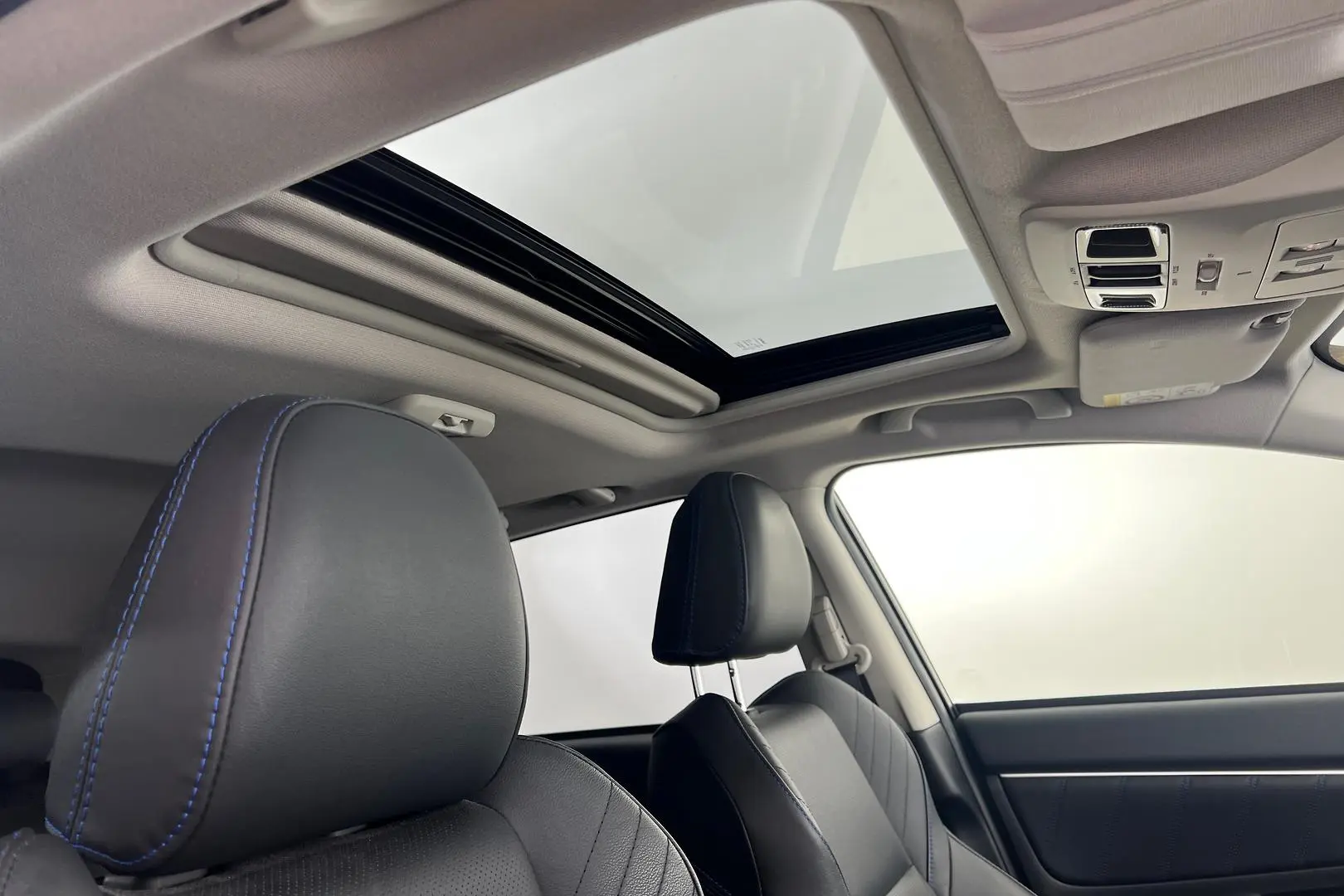 2020 Subaru Levorg Gallery Image 11