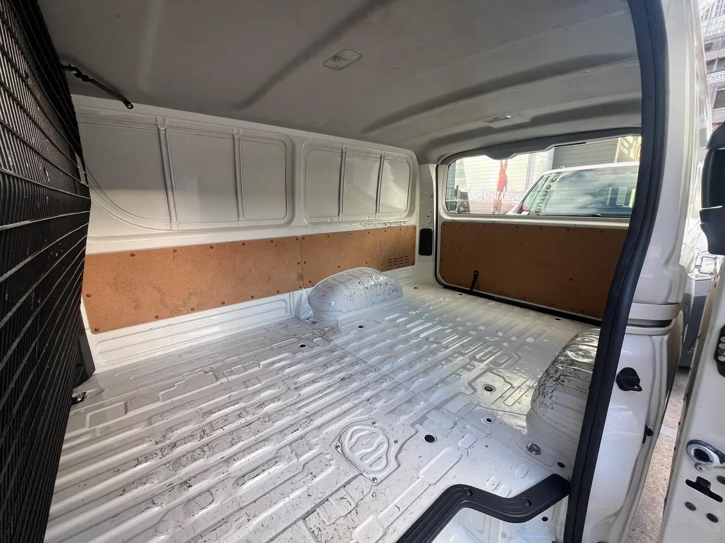 2021 Toyota Hiace Gallery Image 23