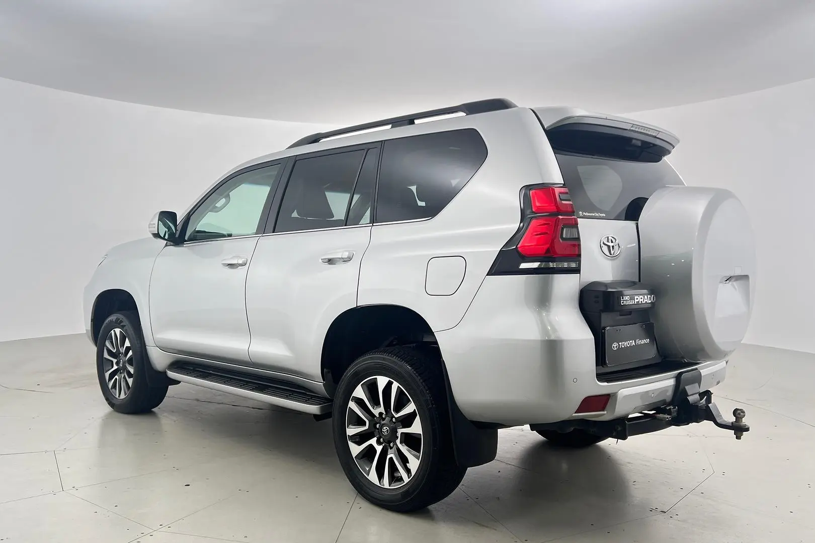 2021 Toyota Landcruiser Prado Gallery Image 8
