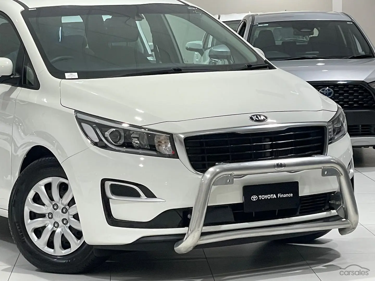 2020 Kia Carnival Image 3