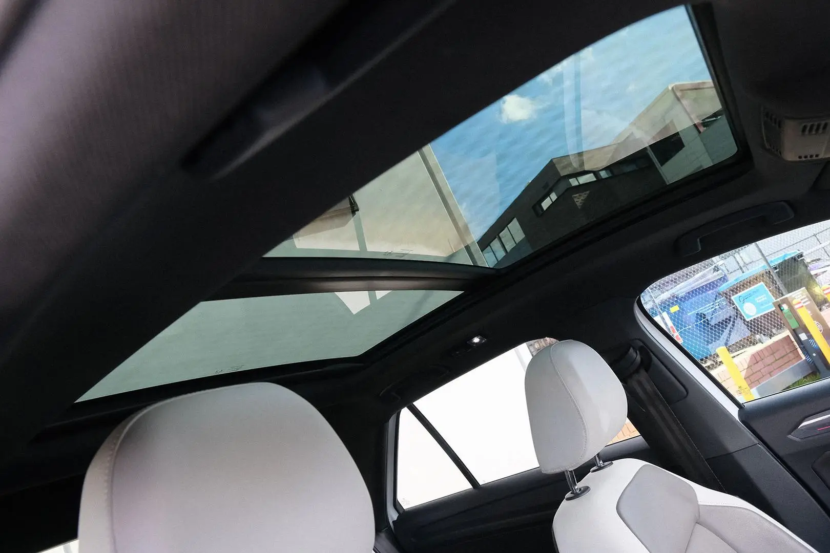 2021 Volkswagen T-Roc Gallery Image 8