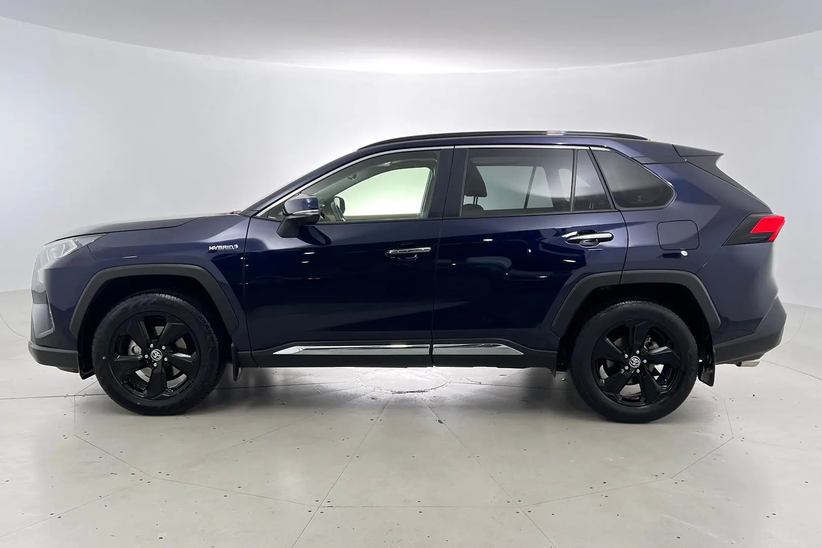 2019 Toyota RAV4 Gallery Image 8