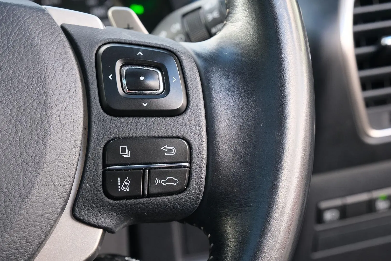 2019 Lexus NX Gallery Image 15