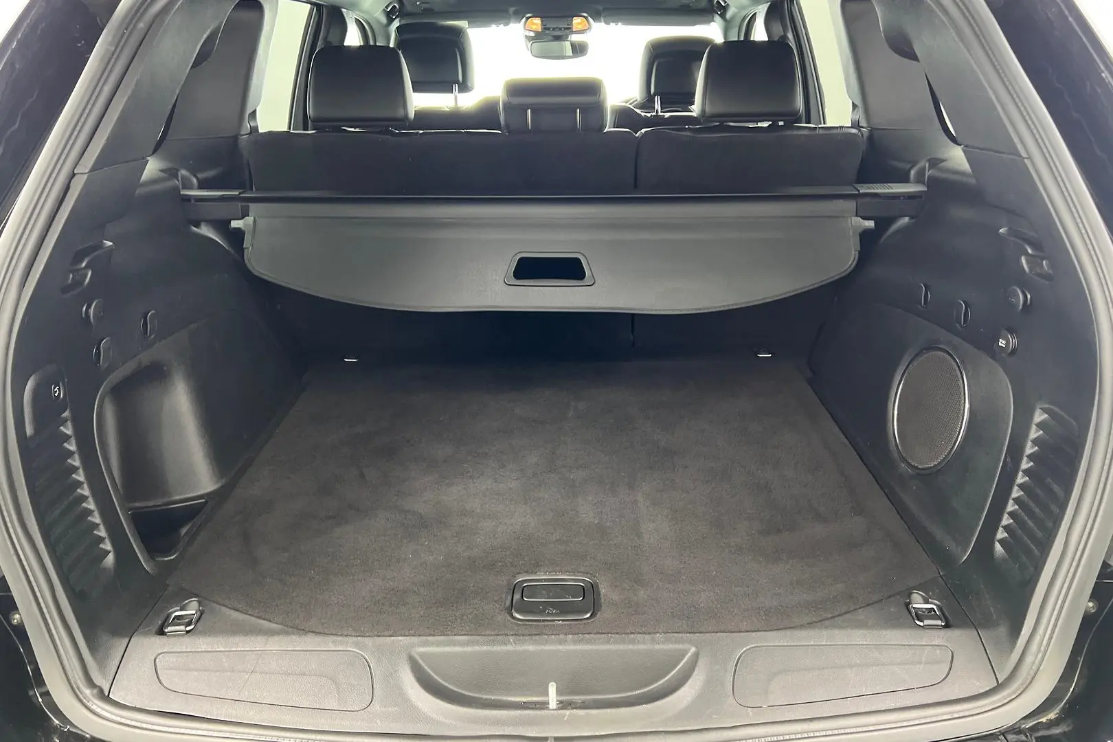 2021 Jeep Grand Cherokee Gallery Image 24