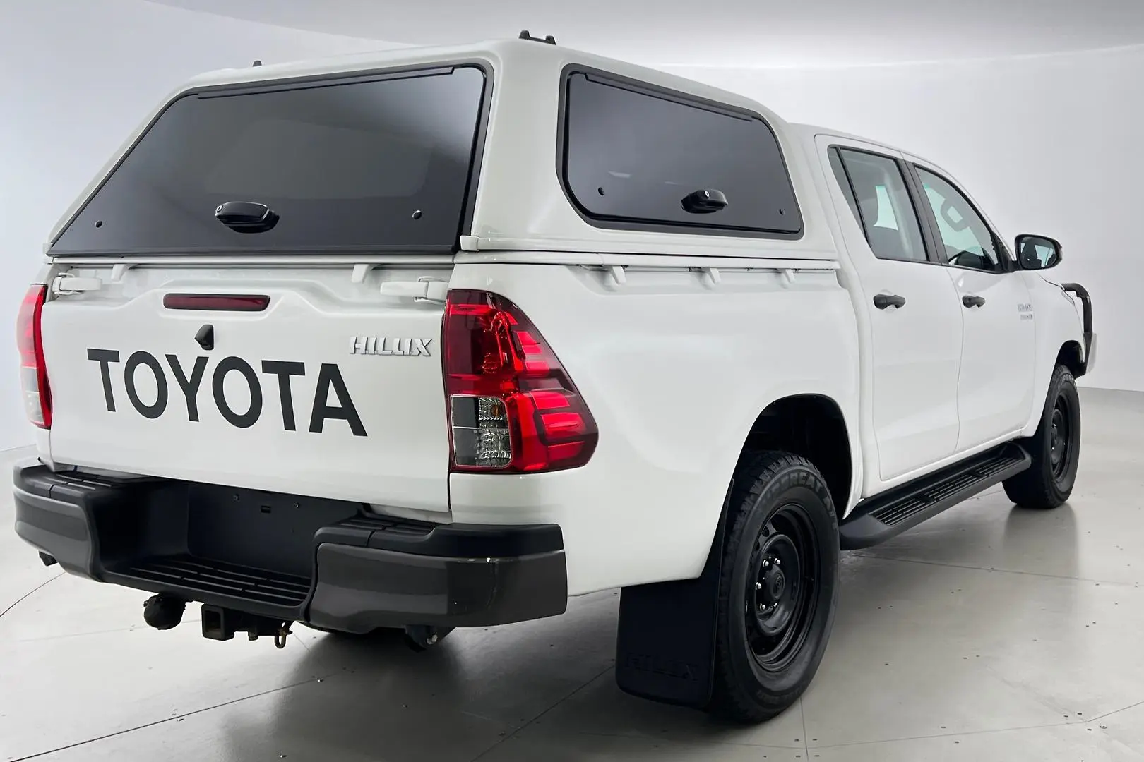 2021 Toyota Hilux Gallery Image 7