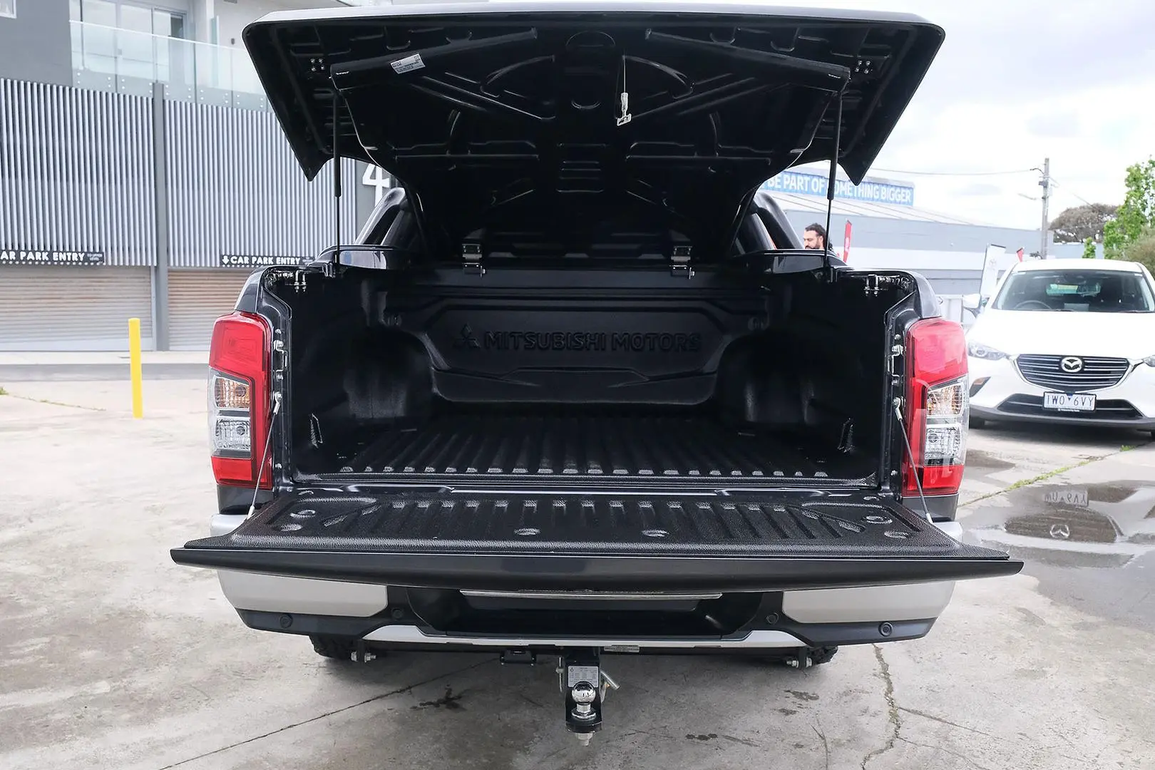 2022 Mitsubishi Triton Gallery Image 11