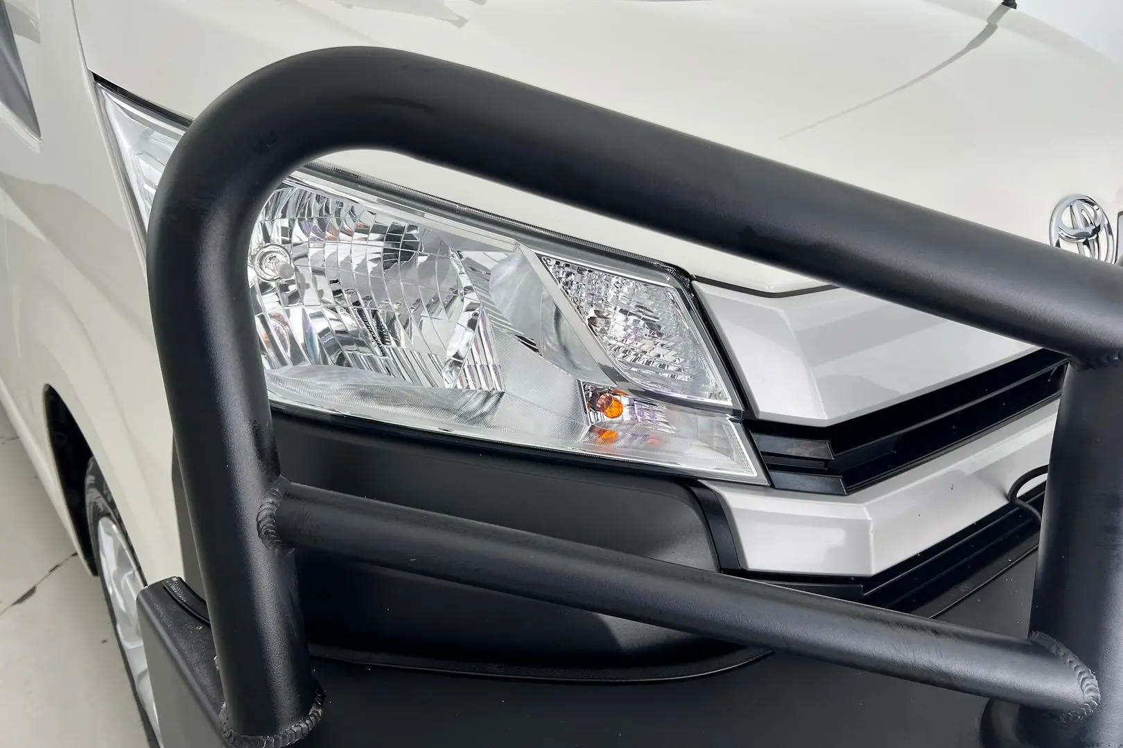 2019 Toyota Hiace Gallery Image 19
