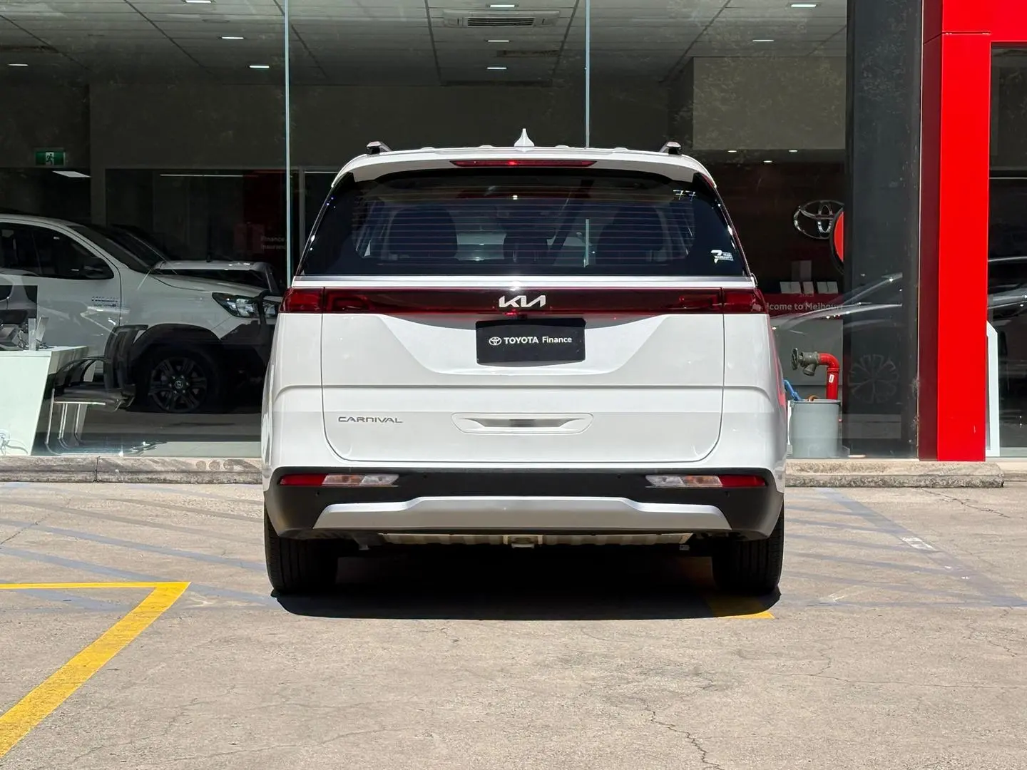 2022 Kia Carnival Gallery Image 8