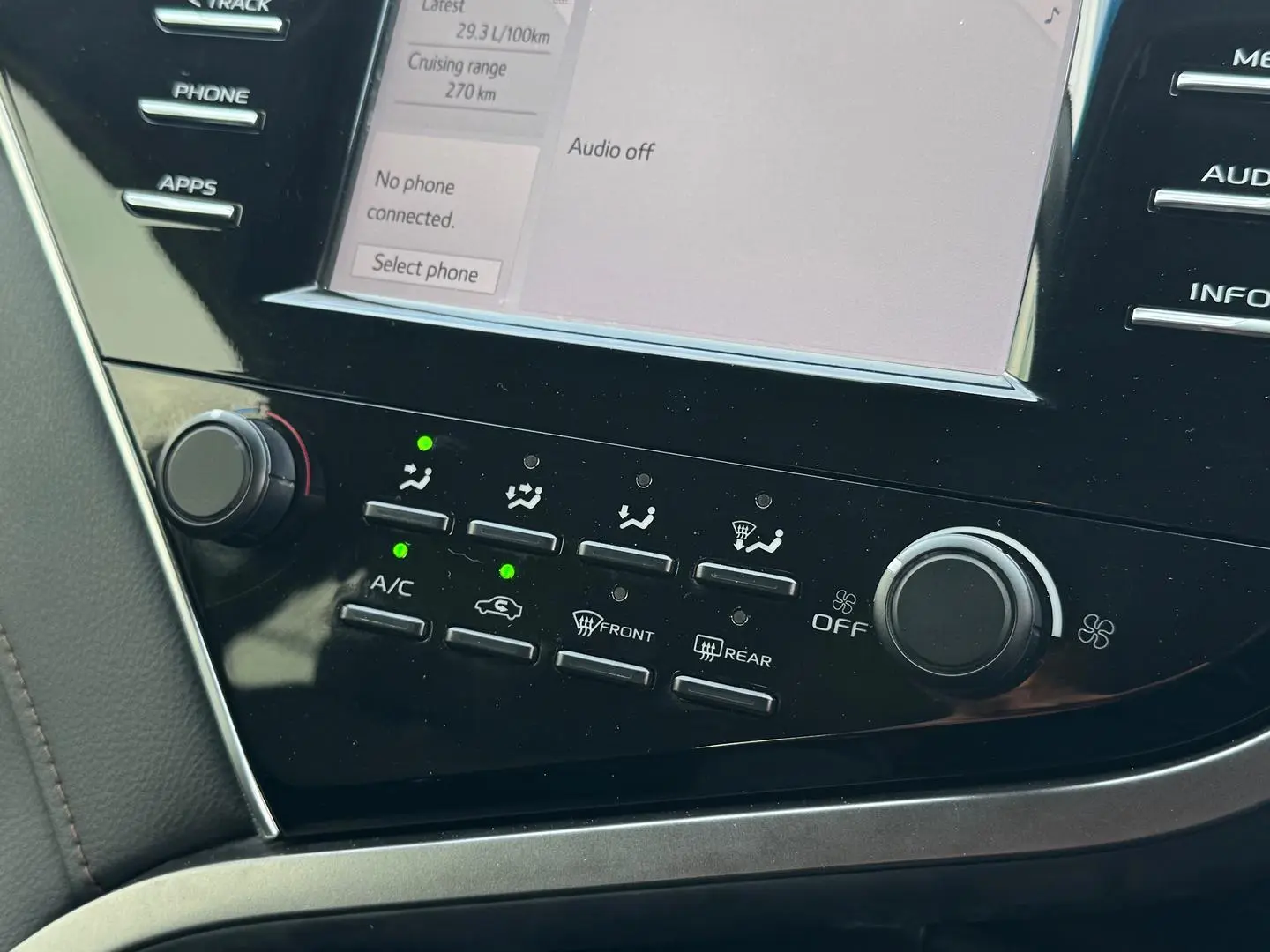 2018 Toyota Camry Gallery Image 13