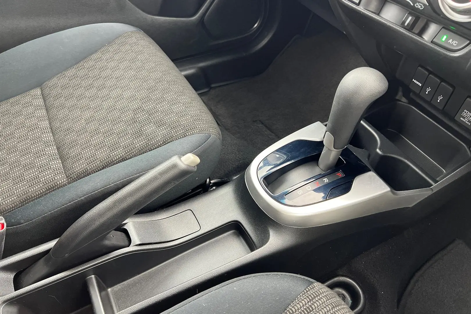 2015 Honda Jazz Gallery Image 13