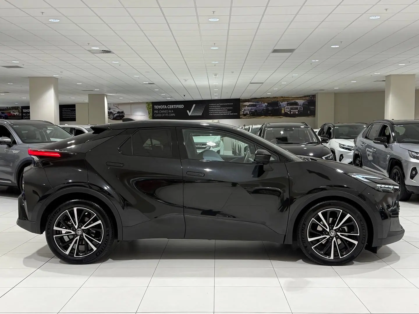 2024 Toyota C-HR Gallery Image 2
