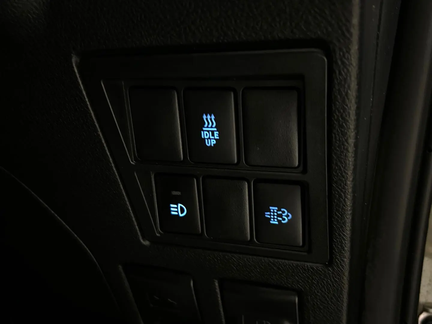 2021 Toyota Hilux Gallery Image 23