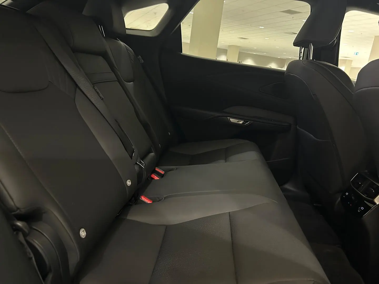 2024 Lexus RX Gallery Image 13