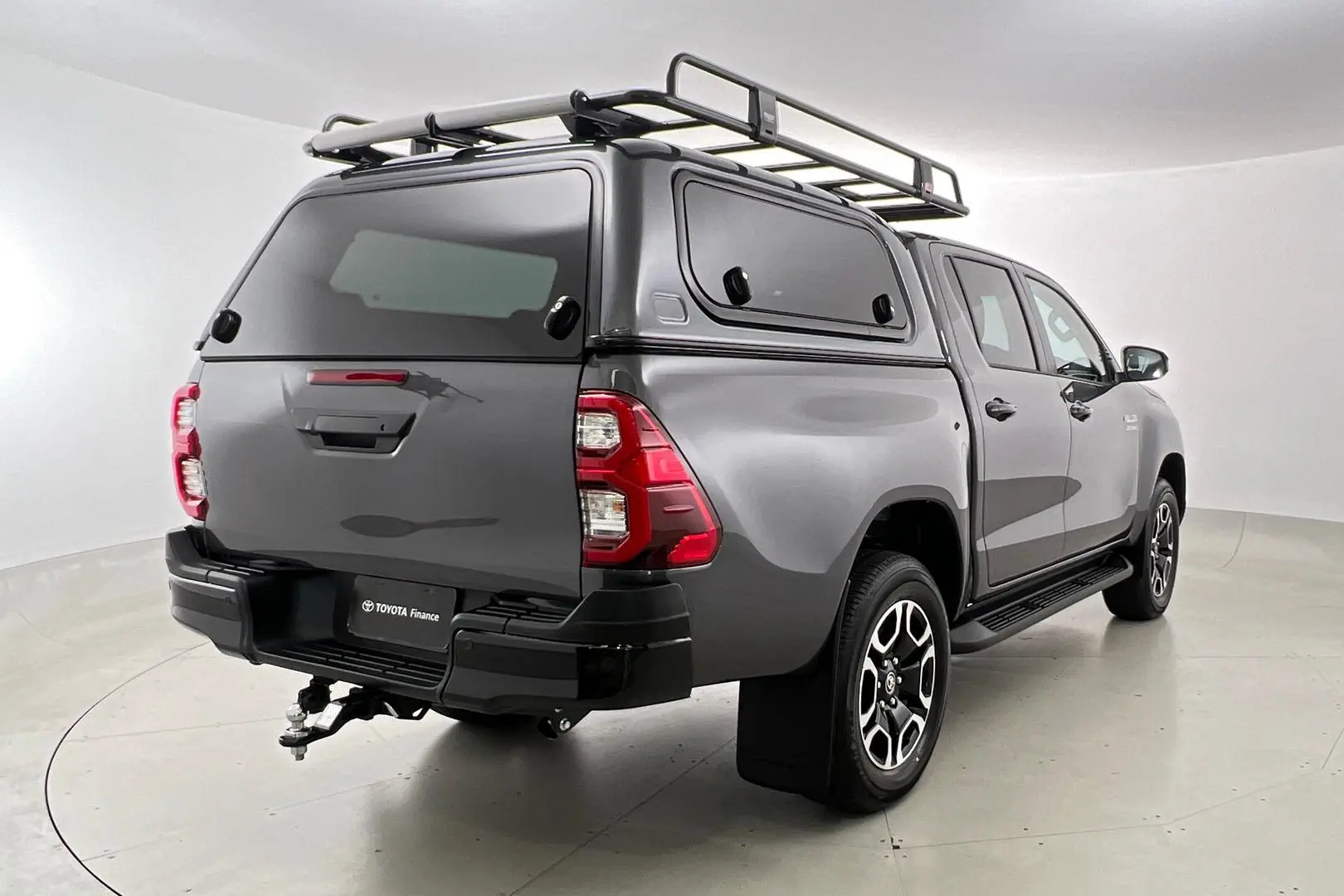 2024 Toyota Hilux Gallery Image 4