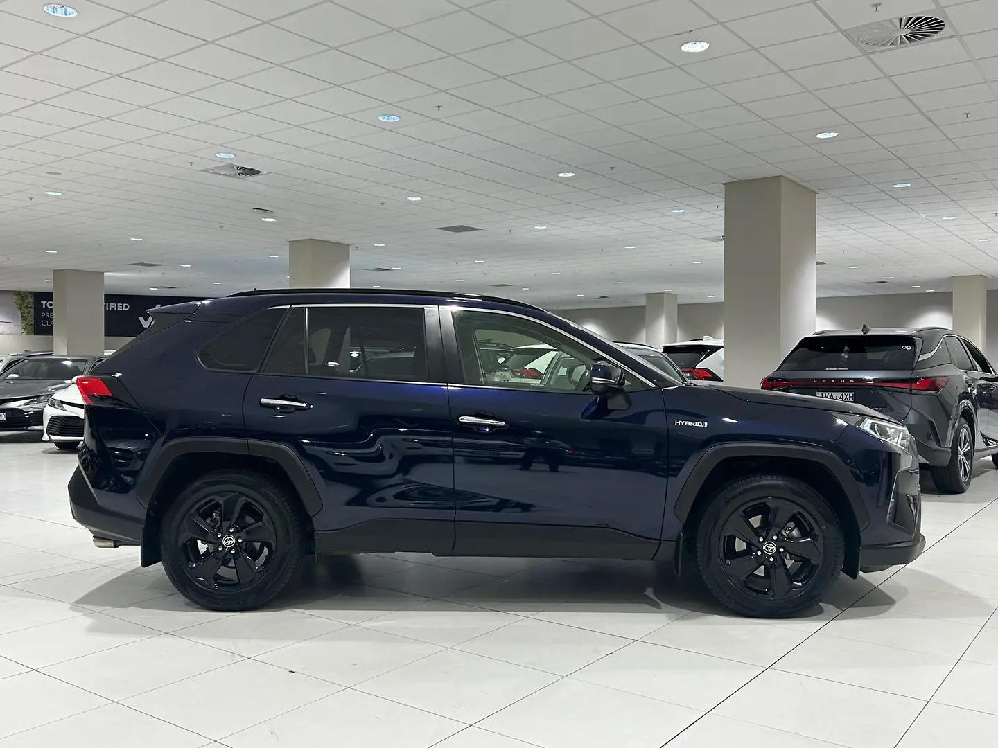 2020 Toyota RAV4 Gallery Image 2
