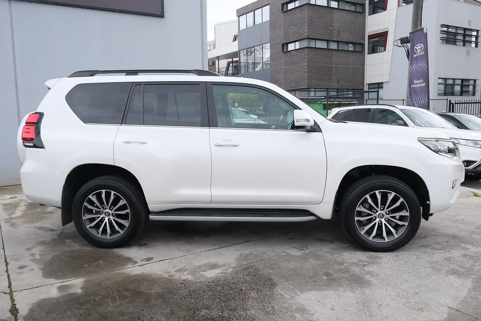2023 Toyota Landcruiser Prado Gallery Image 5