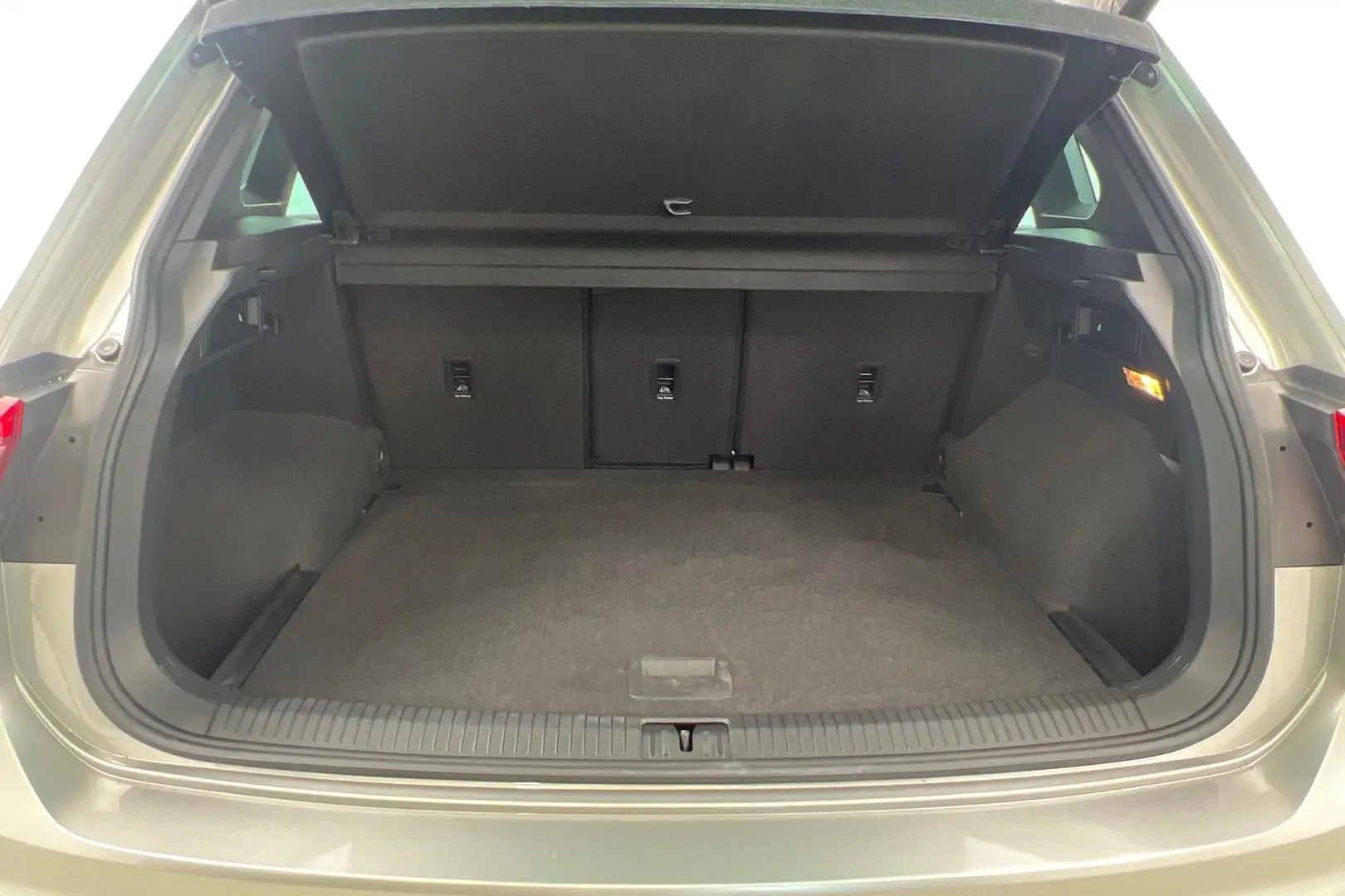 2019 Volkswagen Tiguan Gallery Image 9