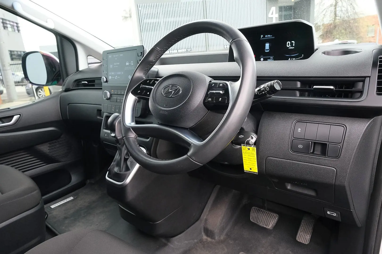 2022 Hyundai STARIA Gallery Image 7