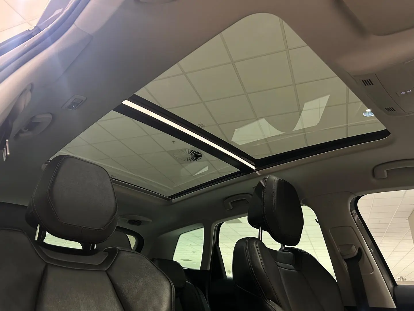 2021 SKODA Karoq Gallery Image 27
