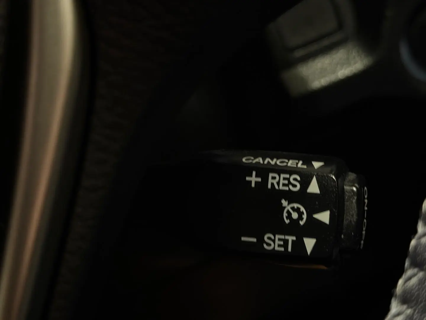 2016 Toyota RAV4 Gallery Image 23