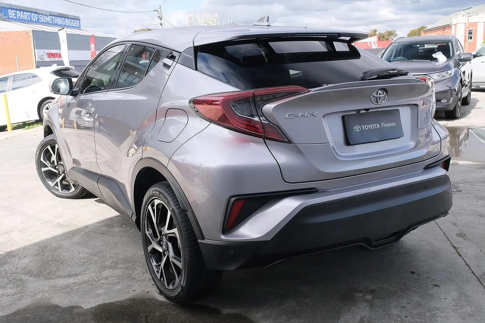 2019 Toyota C-HR Gallery Image 2