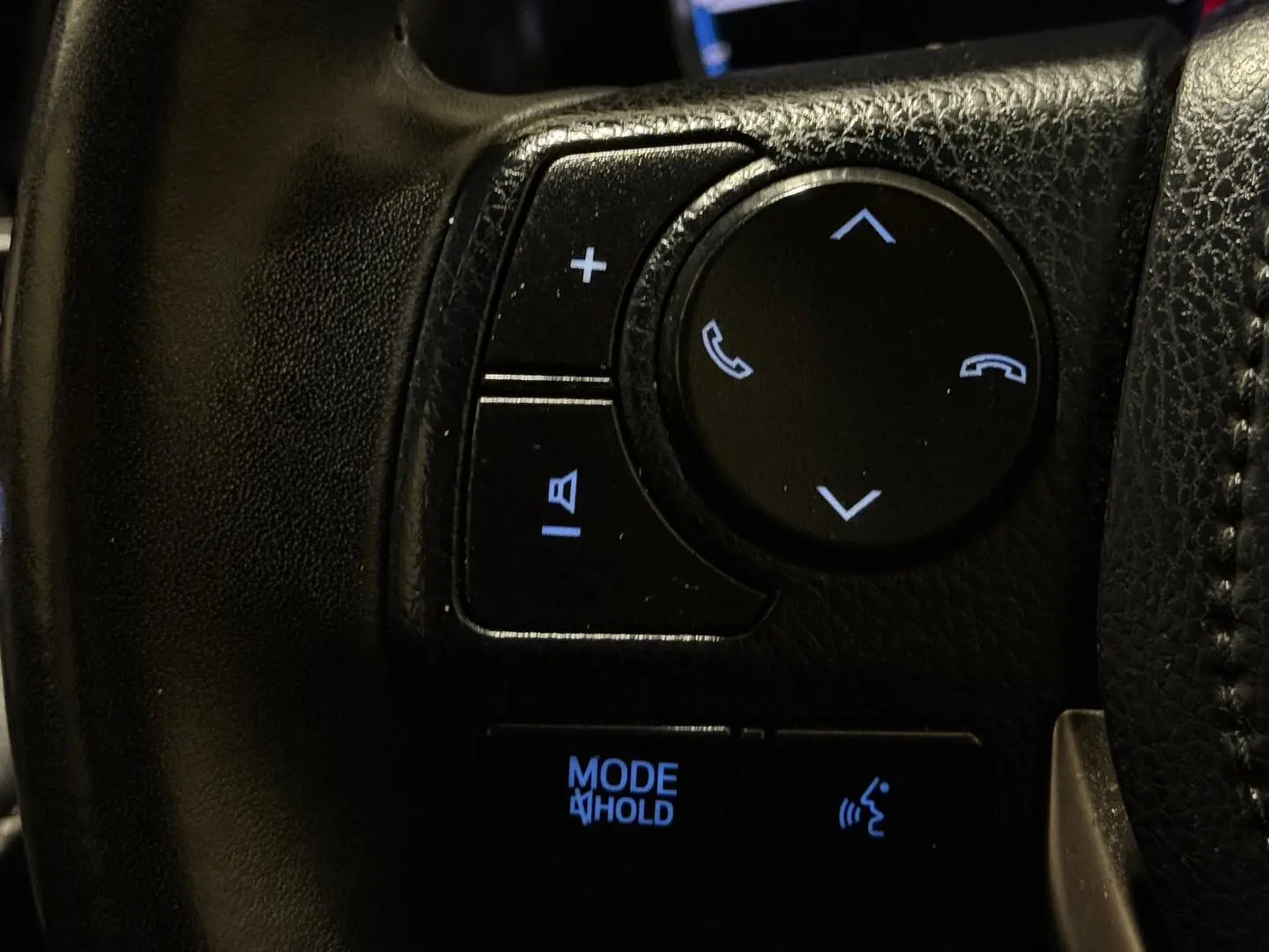 2016 Toyota RAV4 Gallery Image 21