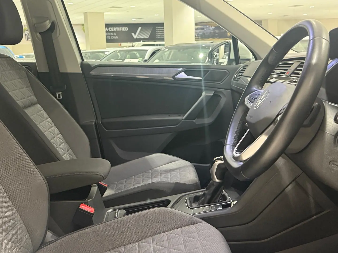 2022 Volkswagen Tiguan Gallery Image 12