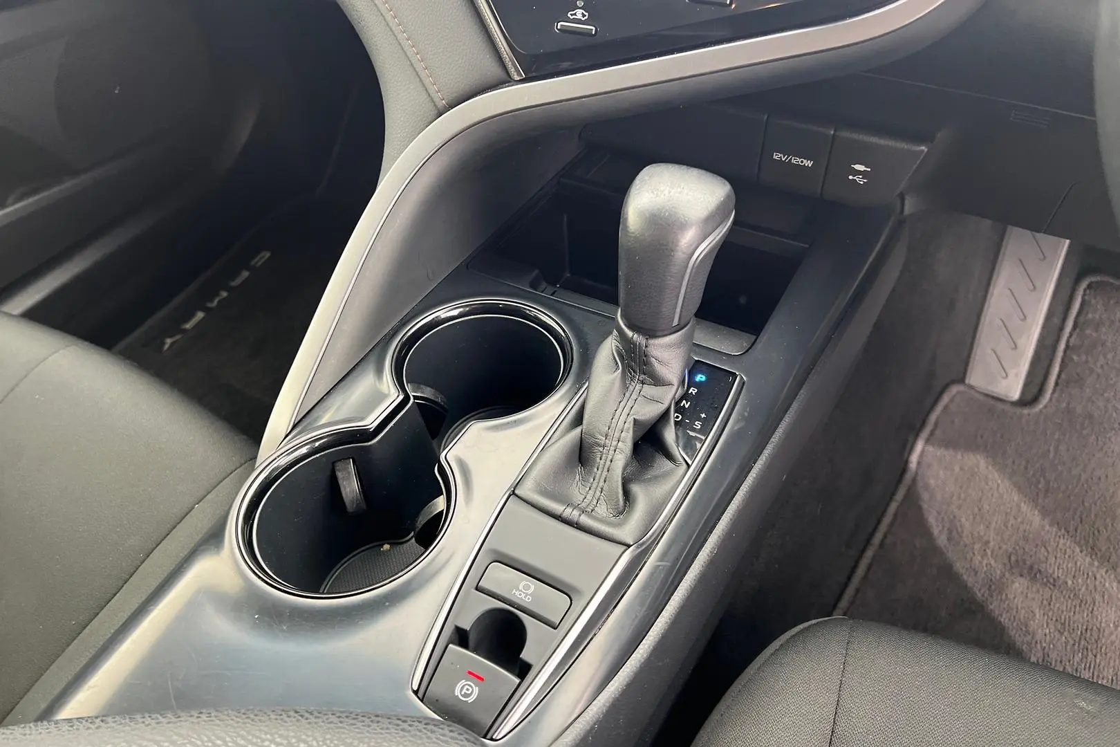 2019 Toyota Camry Gallery Image 21