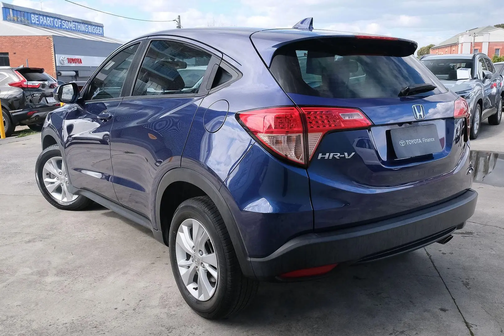 2018 Honda HR-V Gallery Image 2