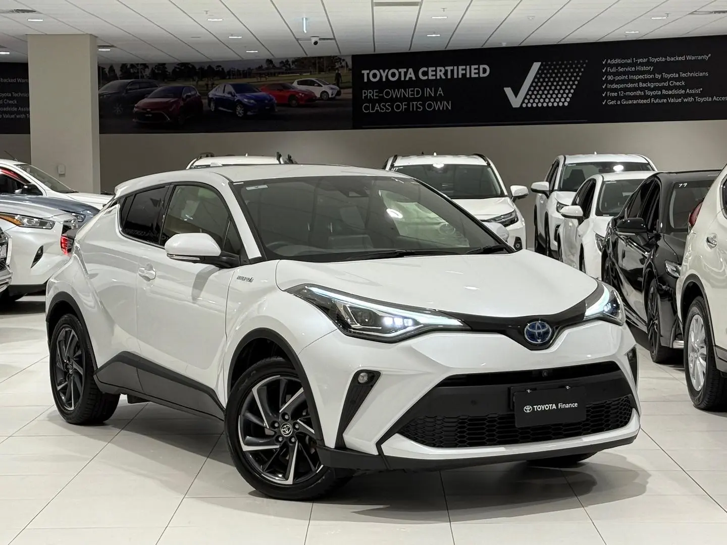 2022 Toyota C-HR Gallery Image 1