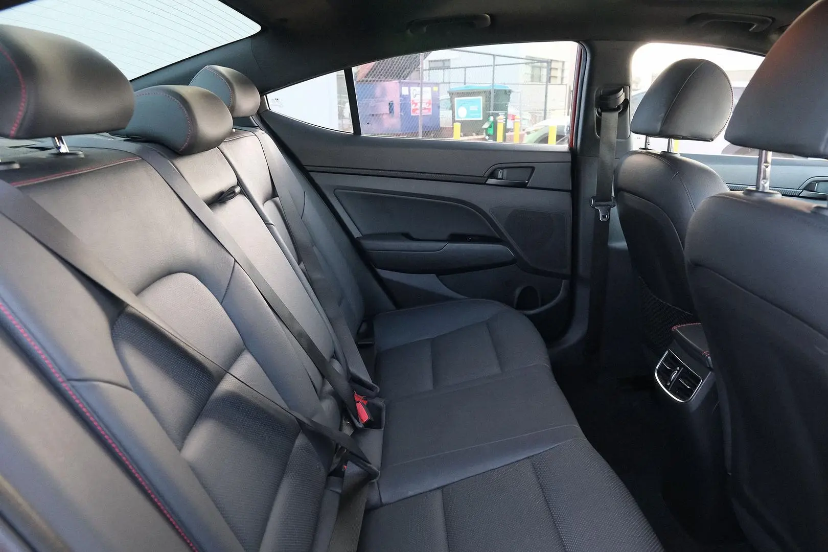 2017 Hyundai Elantra Gallery Image 12