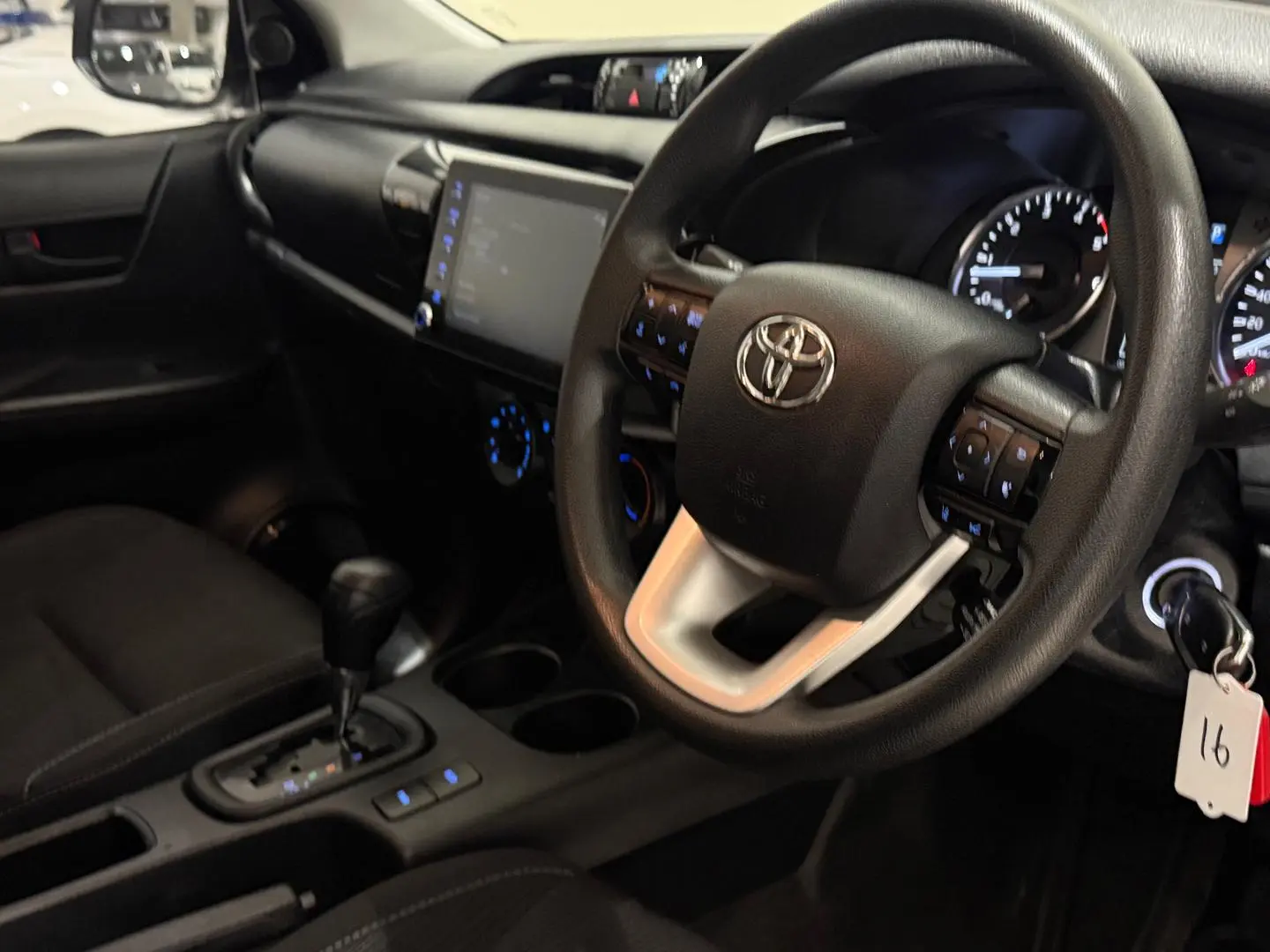 2022 Toyota Hilux Gallery Image 12
