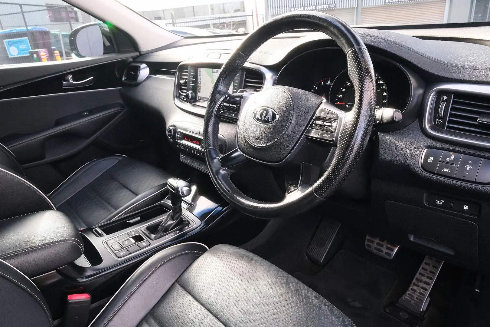 2018 Kia Sorento Gallery Image 7