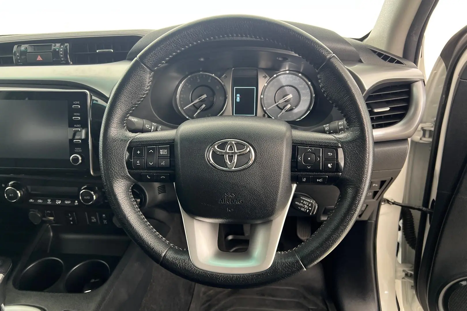2020 Toyota Hilux Gallery Image 13