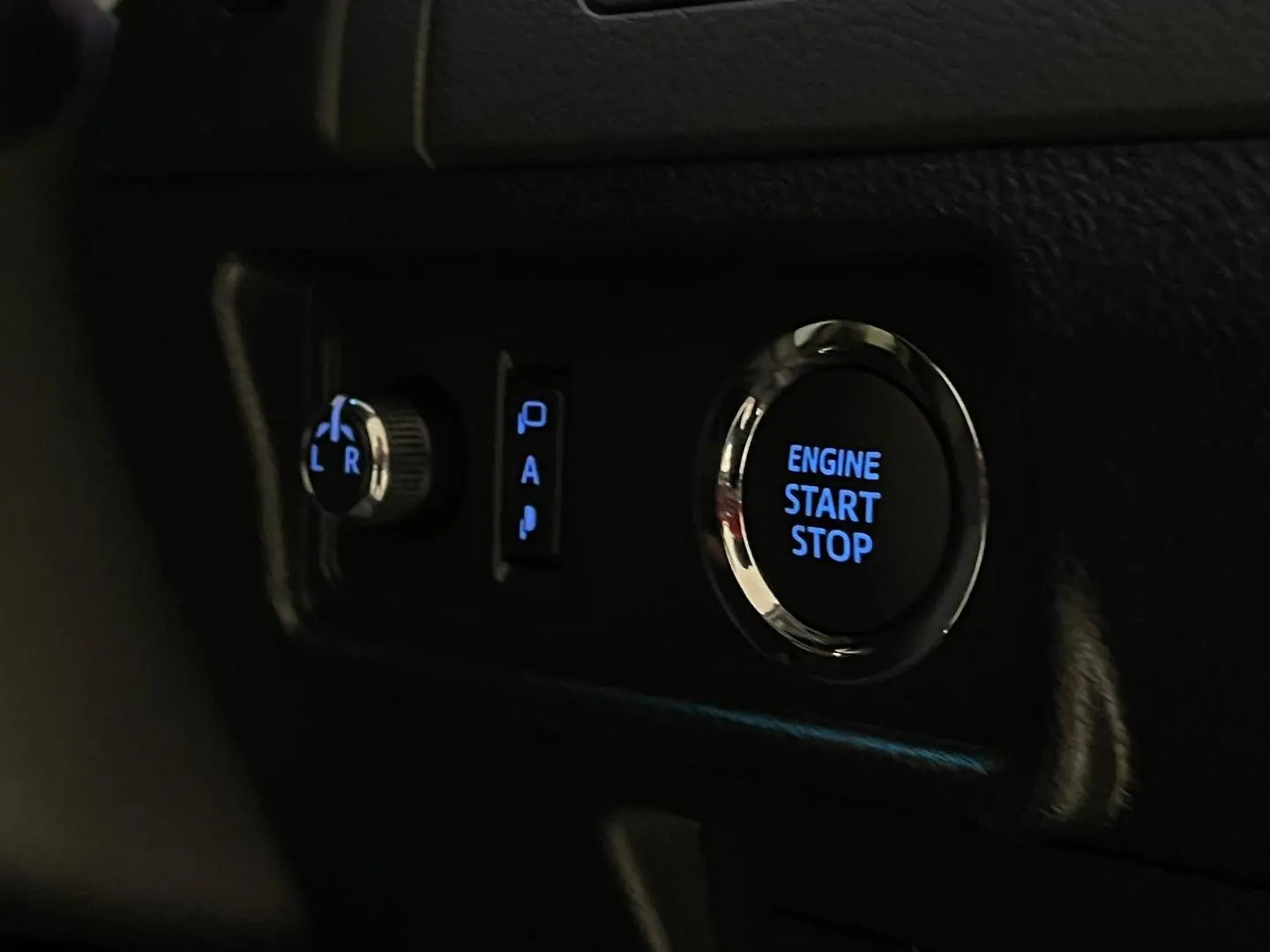 2023 Toyota Landcruiser Prado Gallery Image 23