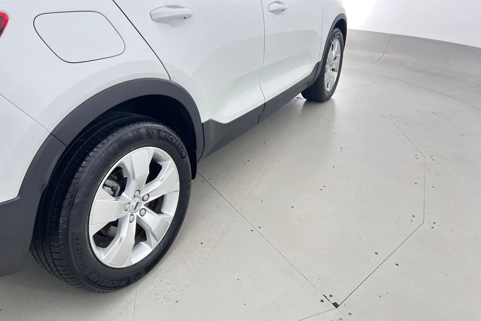2022 Volvo XC40 Gallery Image 9