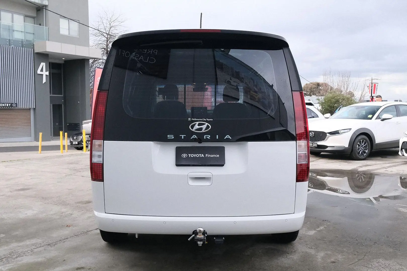 2021 Hyundai STARIA LOAD Gallery Image 4