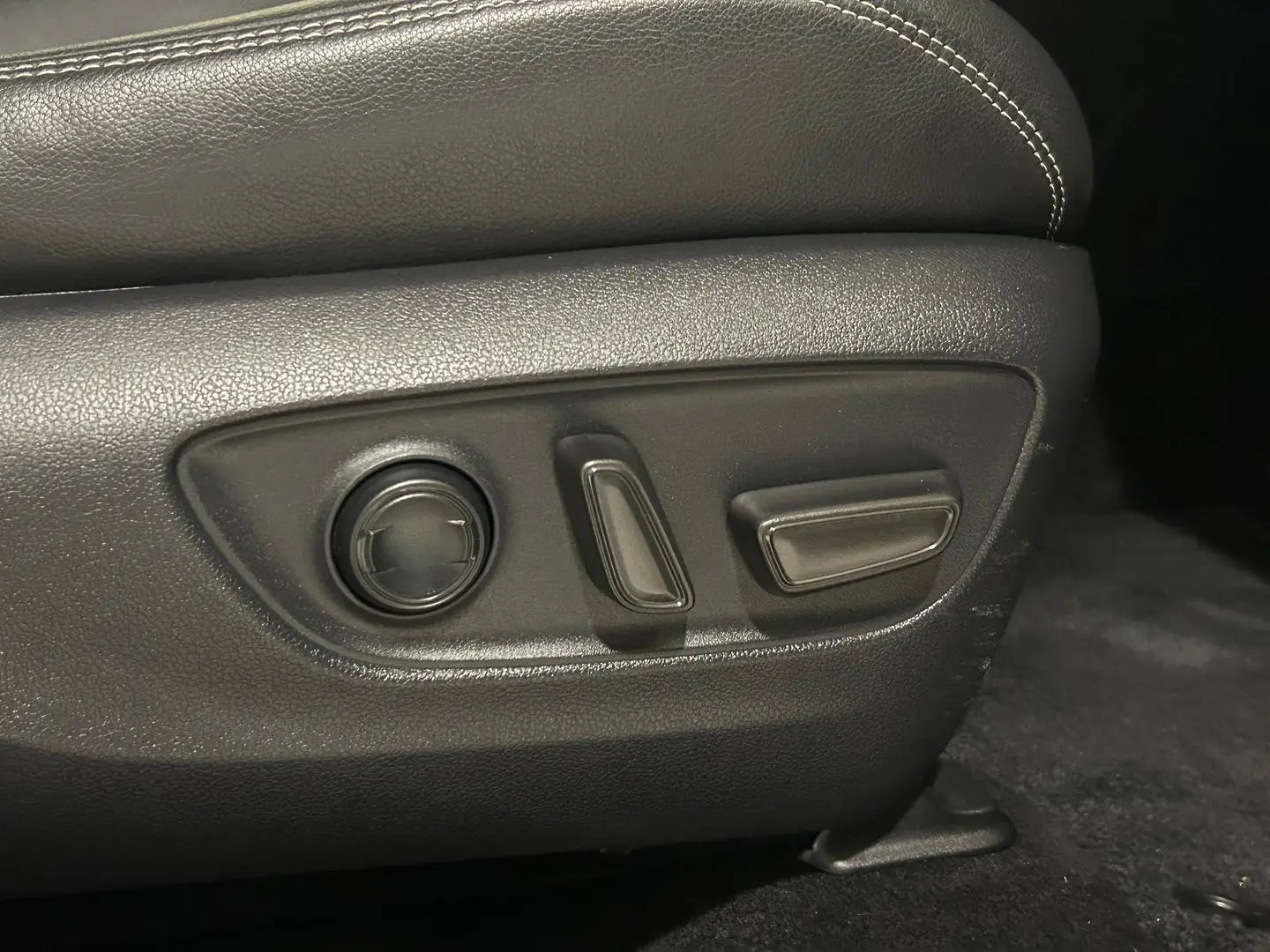 2020 Toyota RAV4 Gallery Image 21