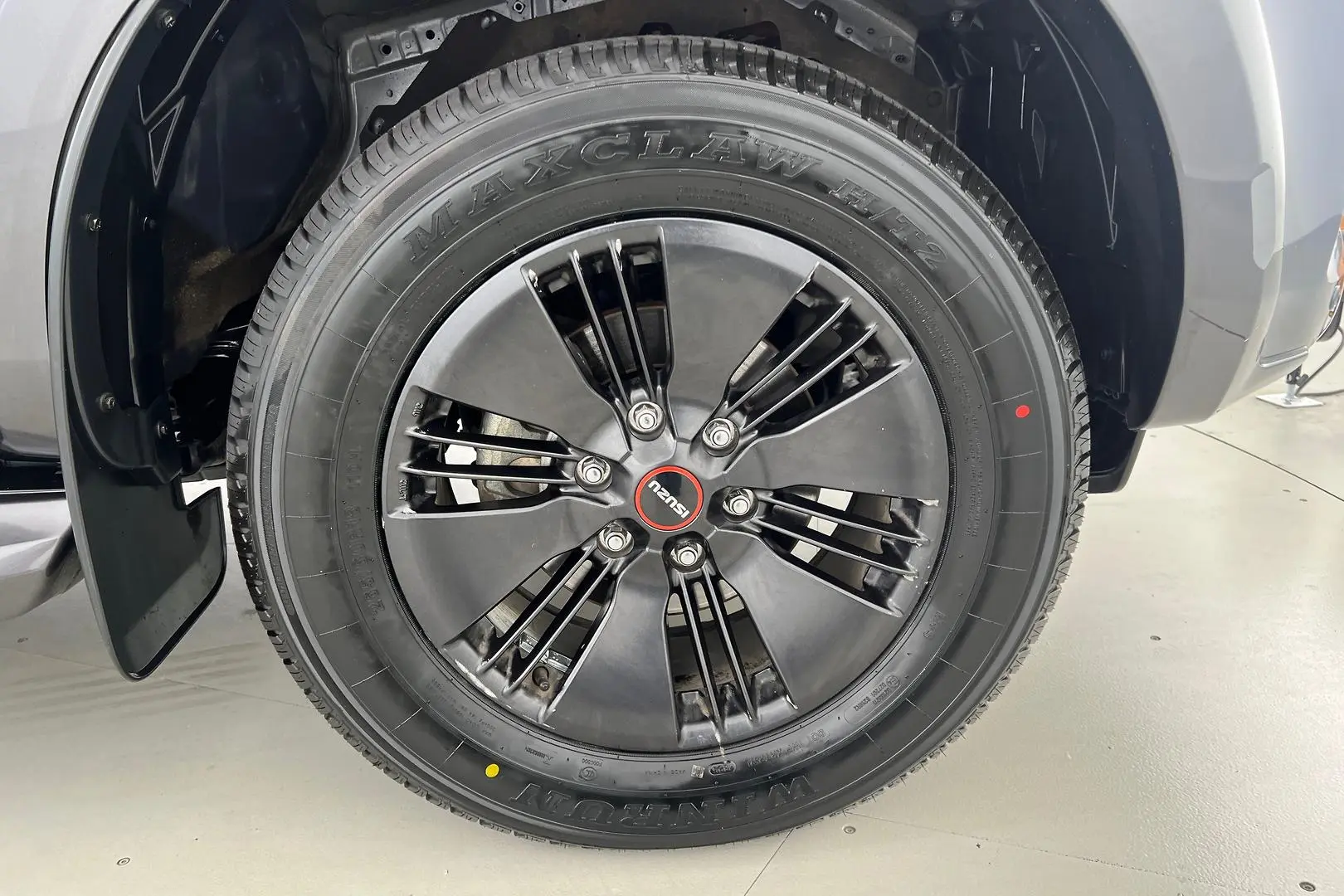 2022 Isuzu D-MAX Gallery Image 17