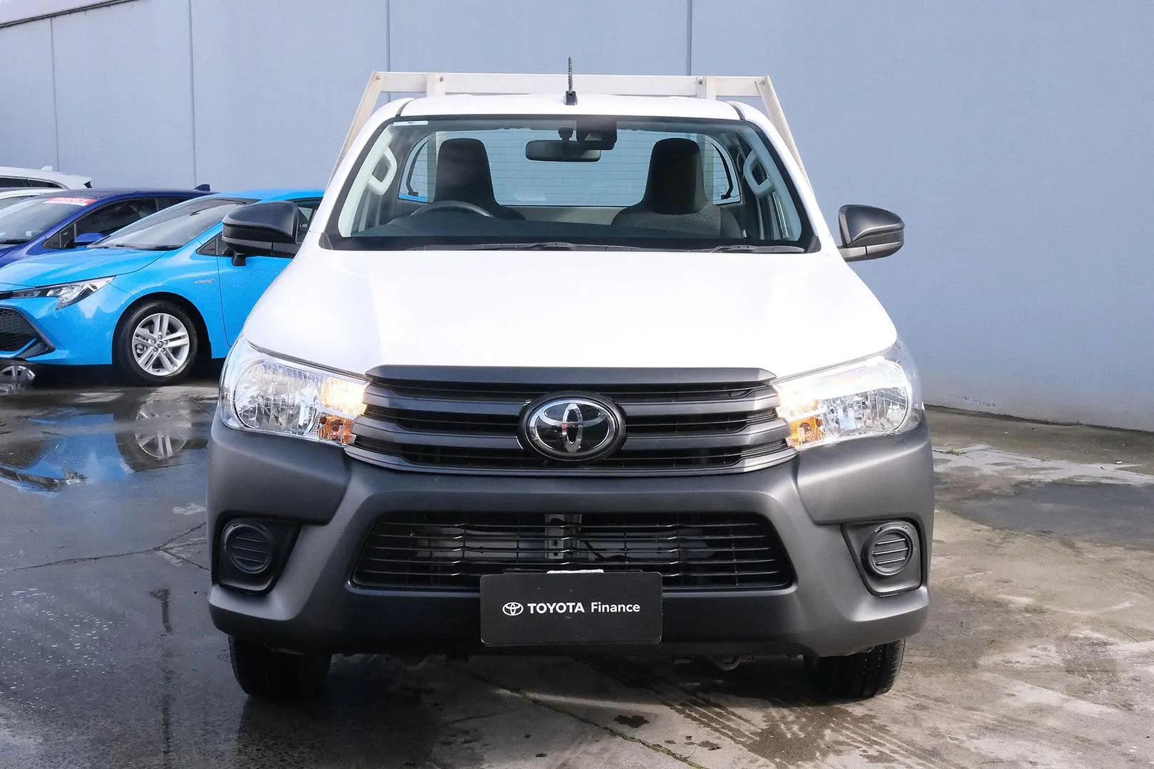 2021 Toyota Hilux Gallery Image 3