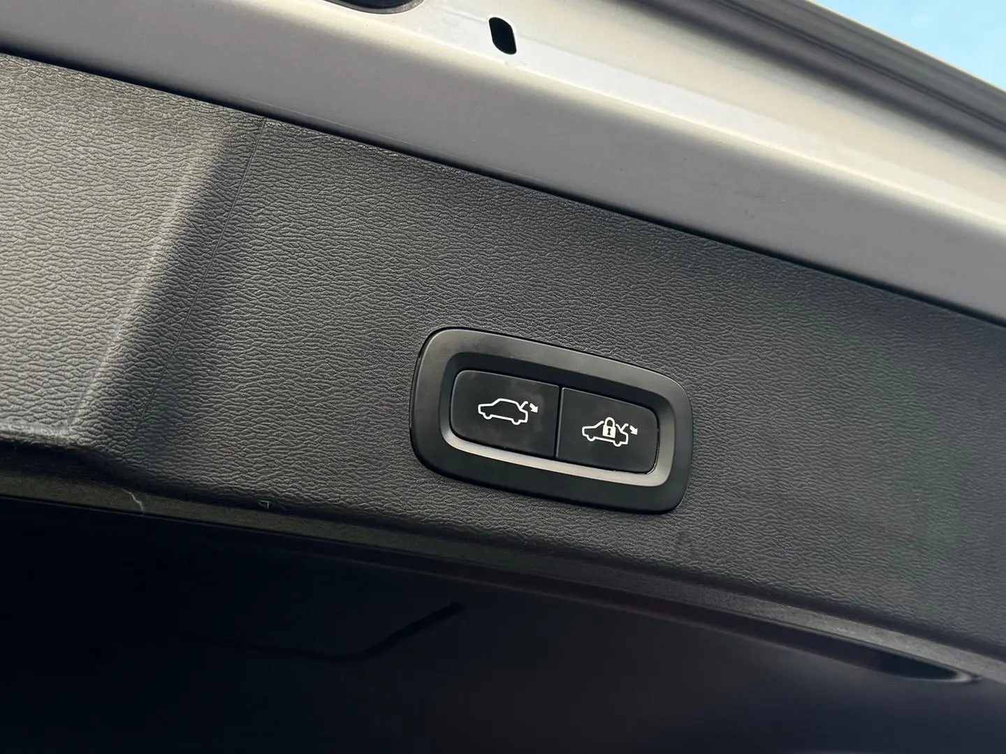 2018 Volvo XC40 Gallery Image 27