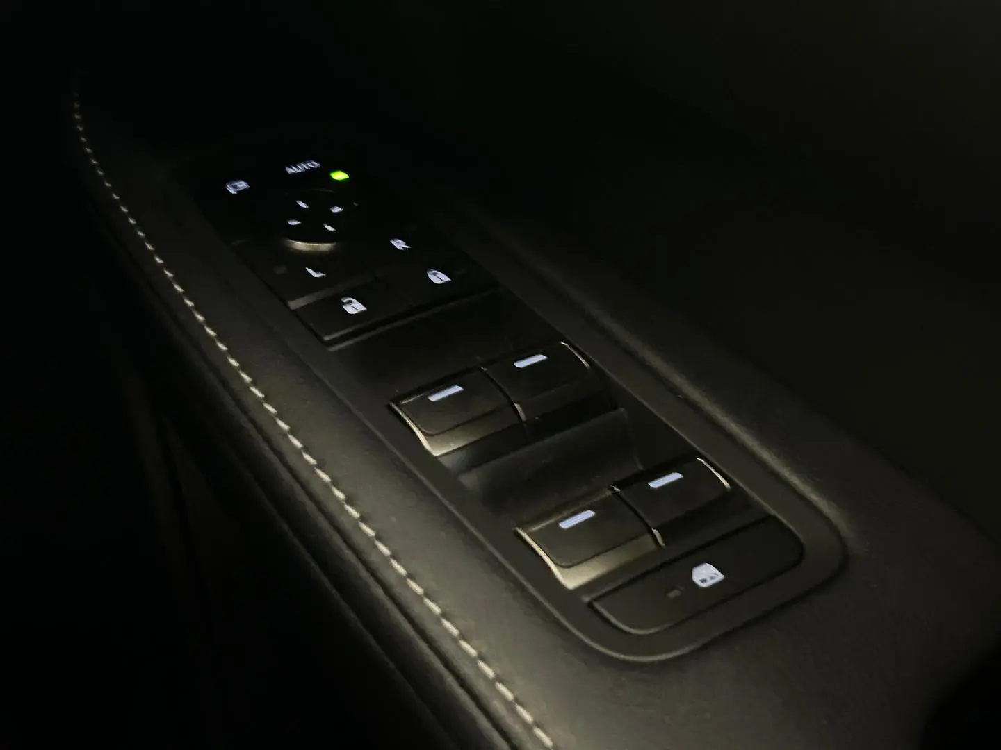 2024 Lexus RX Gallery Image 19