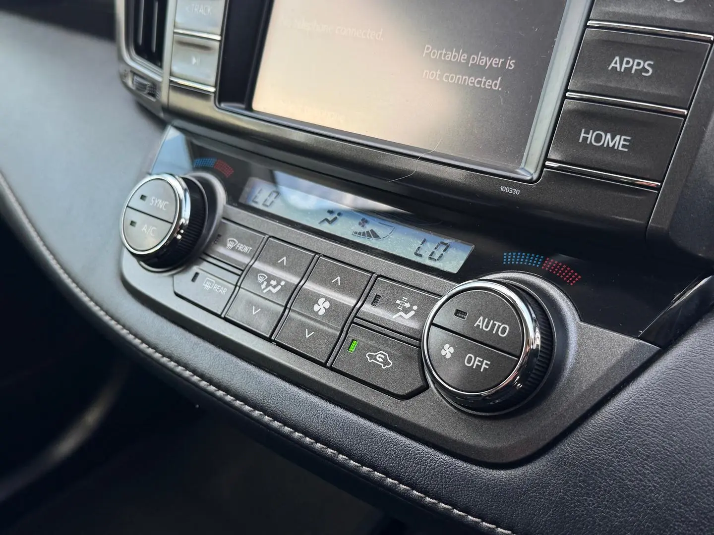2015 Toyota RAV4 Gallery Image 16