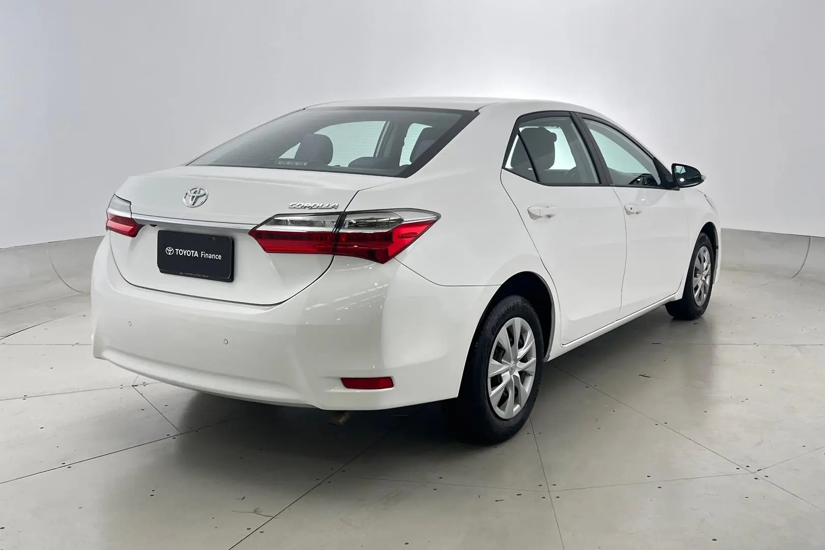2018 Toyota Corolla Gallery Image 4