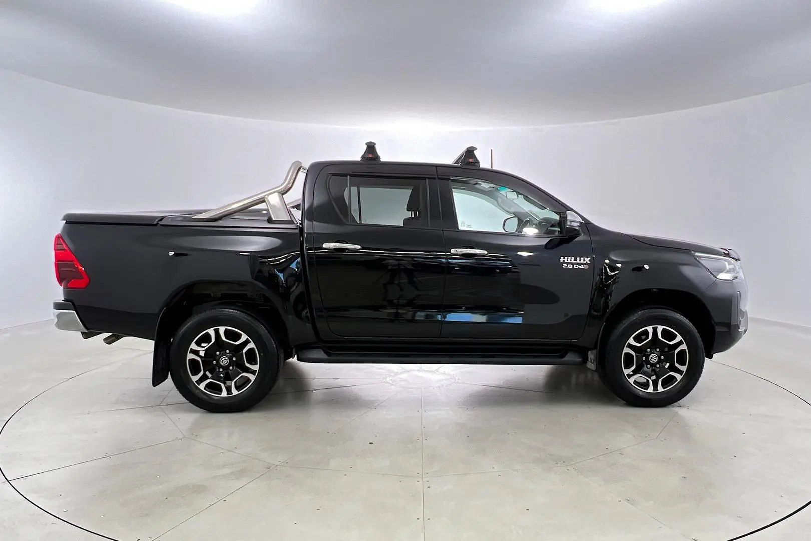 2021 Toyota Hilux Gallery Image 5