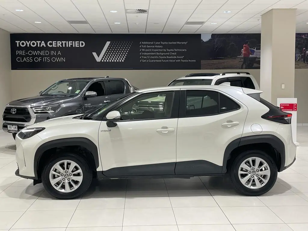 2023 Toyota Yaris Cross Gallery Image 6